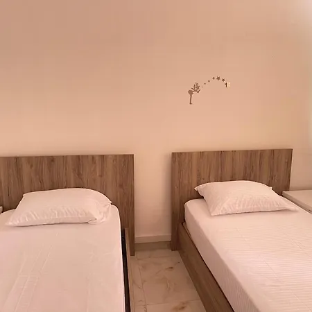2 Lägenhet Tirana